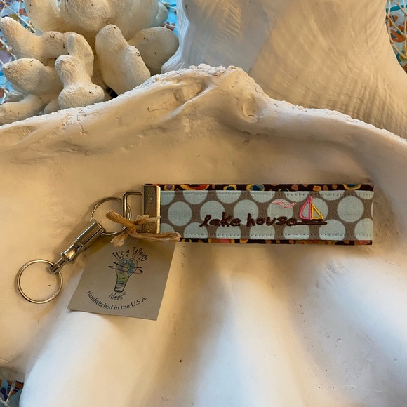 Fabric key chain “Lake House” - Picture 1 of 3